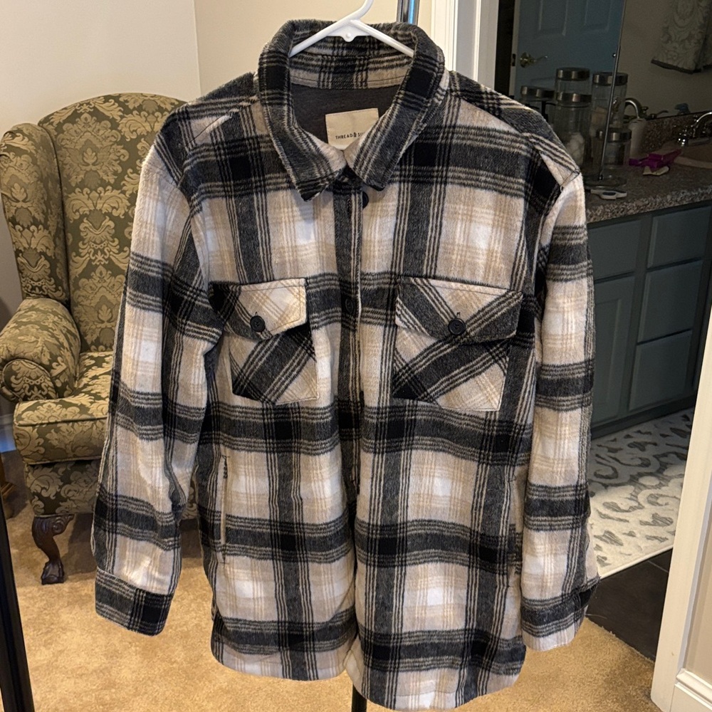 Thread & Supply Black and Cream Plaid Button Down Shacket VGUC